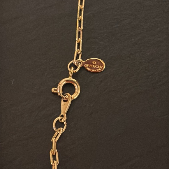 AUTH GIVENCHY EUC - Picture 4 of 5